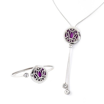 Set bratara si colier dama aromaterapie pentru uleiuri esentiale - difuzor cu model floare de Lotus - 10 discuri textile Set bratara si colier dama aromaterapie pentru uleiuri esentiale - difuzor cu model floare de Lotus - 10 discuri textile