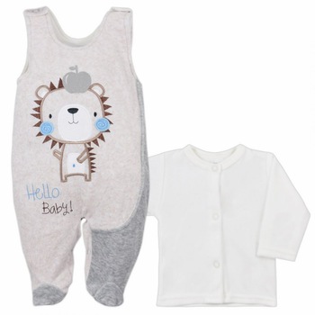 Compleu 2 piese salopeta si bluza pentru bebelusi Koala Hello Baby 05-478C, Crem, 74 cm Compleu 2 piese salopeta si bluza pentru bebelusi Koala Hello Baby 05-478C, Crem, 74 cm