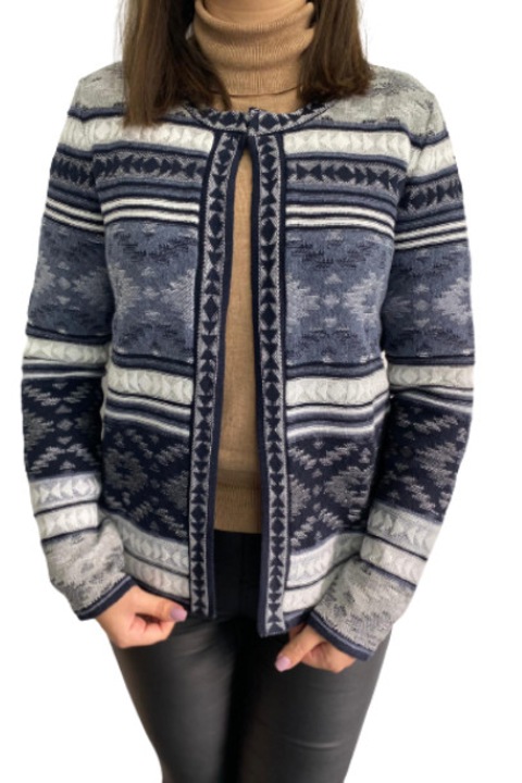 Női pulóver hagyományos motívumokkal, a nyak tövében zárással, Bézs/Tengerészkék, 38