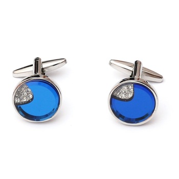 Butoni pentru camasa Grazie Filipeti rotunzi cu cristale albe si sidef albastru Butoni pentru camasa Grazie Filipeti rotunzi cu cristale albe si sidef albastru