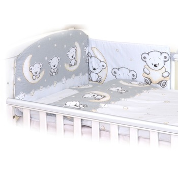 Set lenjerie din bumbac, cu protectie laterala pentru pat bebe, Ursulet pe luna Gri, 120 x 60 cm Set lenjerie din bumbac, cu protectie laterala pentru pat bebe, Ursulet pe luna Gri, 120 x 60 cm