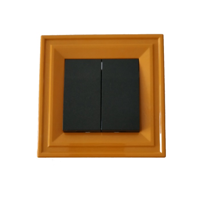 Ключ двоен LB Light Classic, перлено черен, с оранжева рамка