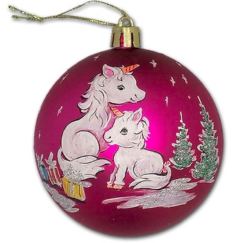Globulet ArtDeco pentru bradul de Craciun, din plastic roz cu 2 Unicorni, pictat manual in culori acrilice, diametrul de 8 cm Globulet ArtDeco pentru bradul de Craciun, din plastic roz cu 2 Unicorni, pictat manual in culori acrilice, diametrul de 8 cm
