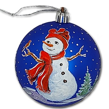 Globulet ArtDeco pentru bradul de Craciun, din plastic albastru cu Om de zapada, pictat manual in culori acrilice, diametrul de 8 cm Globulet ArtDeco pentru bradul de Craciun, din plastic albastru cu Om de zapada, pictat manual in culori acrilice, diametrul de 8 cm