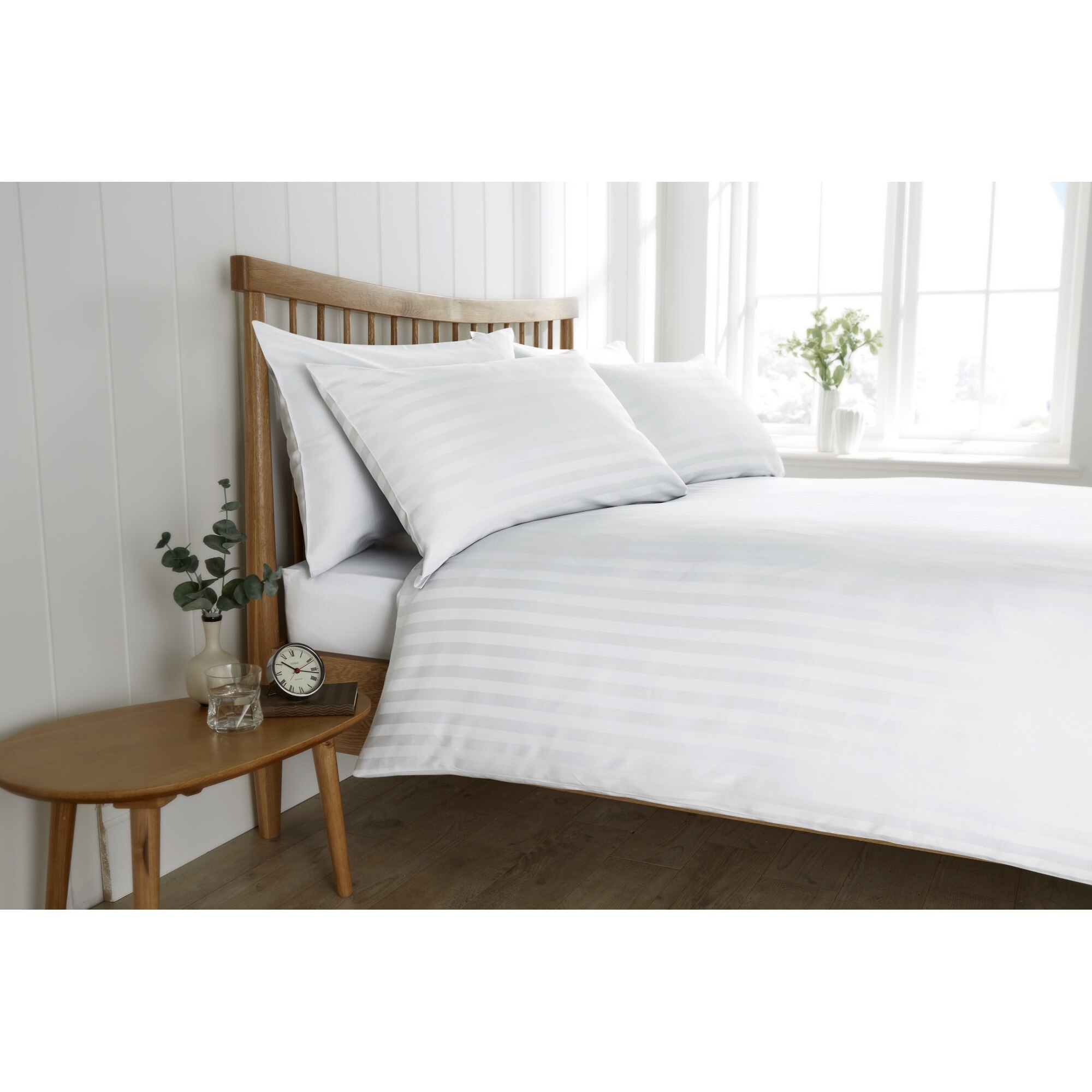 Lenjerie de pat 200TC,Heritage Sateen Stripe Alb King bumbac 100%,230x220cm - Behrens England