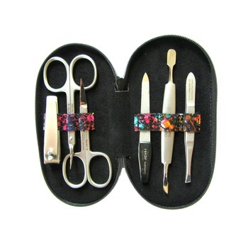 Trusa pentru manichiura, Otto Herder (Solingen), compusa din 6 piese din inox, finisaj mat, multicolora Trusa pentru manichiura, Otto Herder (Solingen), compusa din 6 piese din inox, finisaj mat, multicolora