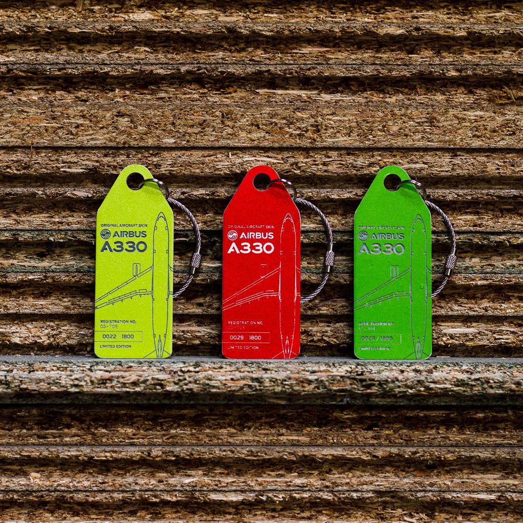 Breloc Aviationtag TAP - Airbus A330 - CS-TOE Light Red - eMAG.ro