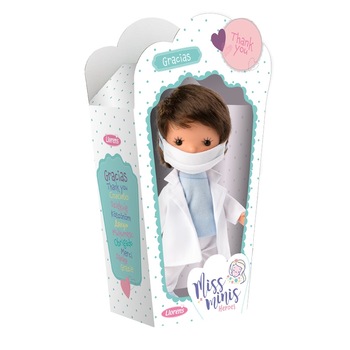 Papusa Llorens Miss Minis, editie de colectie dedicata medicilor care lupta impotriva virusului, Medical Heroes, doctor cu masca de protectie, corp din vinil, 26 cm, 3 ani+ Papusa Llorens Miss Minis, editie de colectie dedicata medicilor care lupta impotriva virusului, Medical Heroes, doctor cu masca de protectie, corp din vinil, 26 cm, 3 ani+
