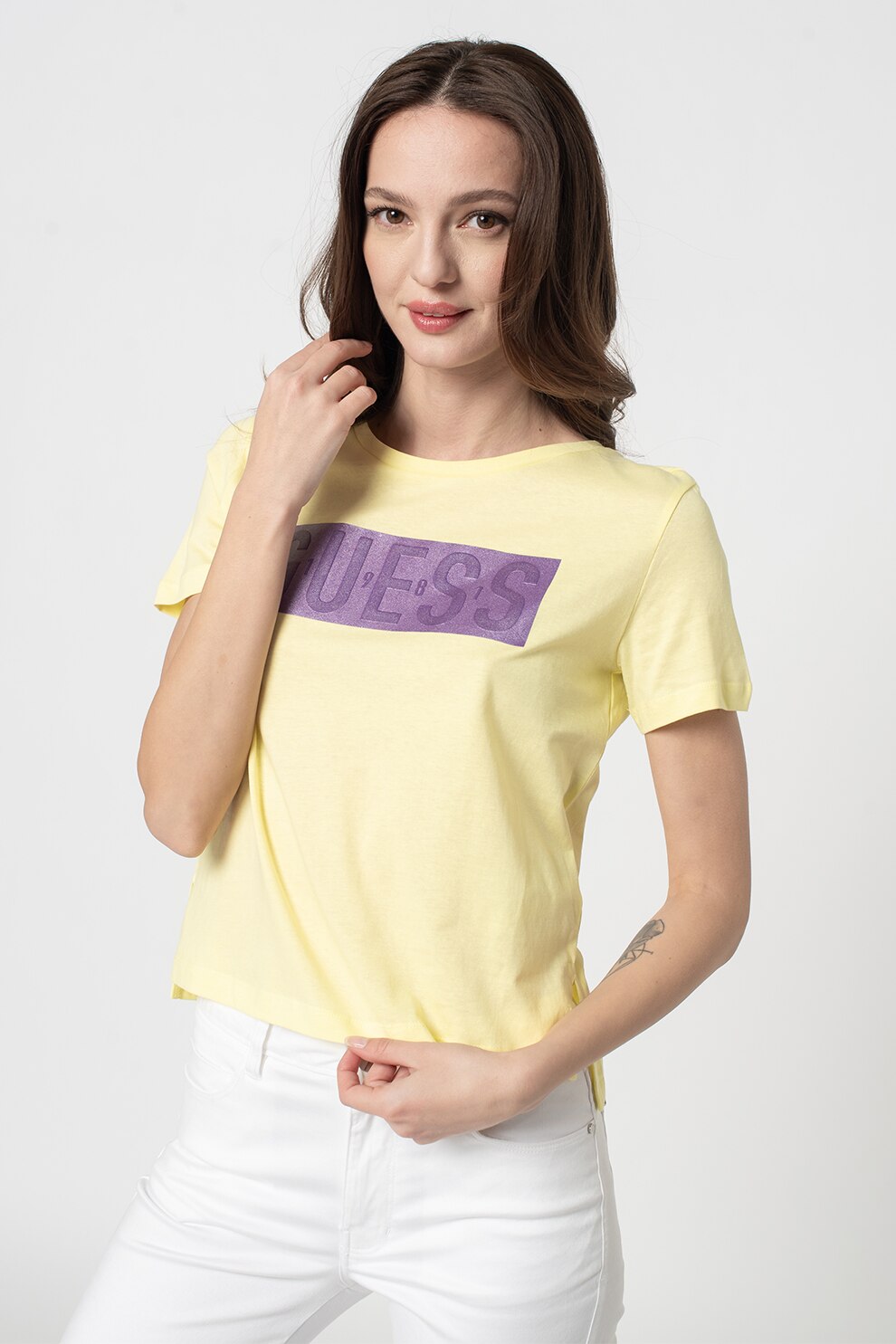 GUESS JEANS, Tricou cu decolteu la baza gatului si logo, Galben/Violet prafuit, S