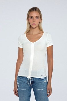 Pepe Jeans London, Tricou cu fronseuri pe partea din fata Freja, Alb prafuit Pepe Jeans London, Tricou cu fronseuri pe partea din fata Freja, Alb prafuit
