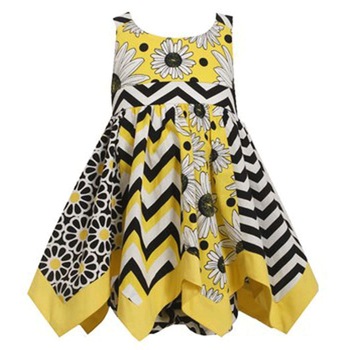 Set cu rochita in colturi si chilotei asortati Set cu rochita in colturi si chilotei asortati