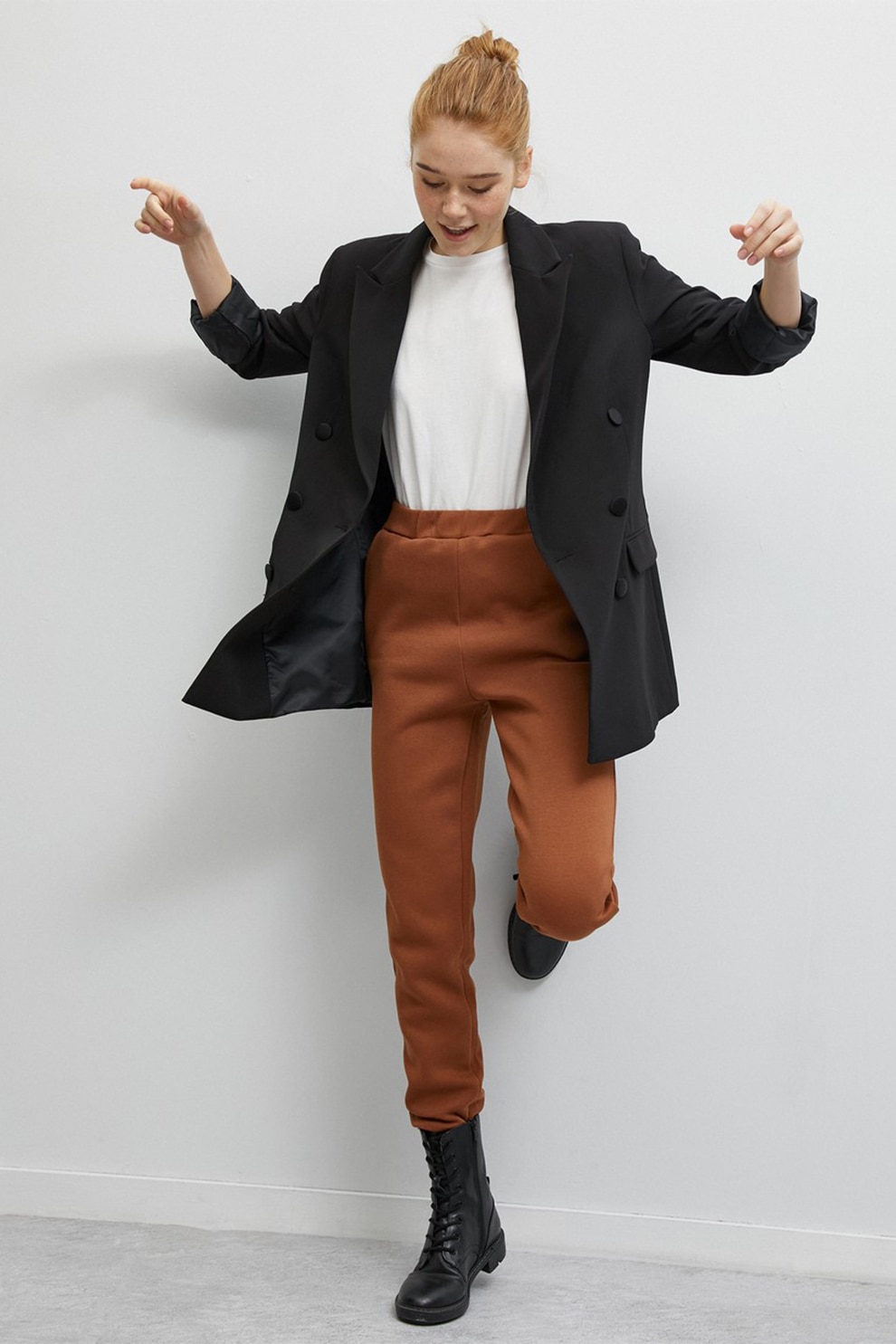 KOTON, Pantaloni sport cu aspect striat, Maro, M