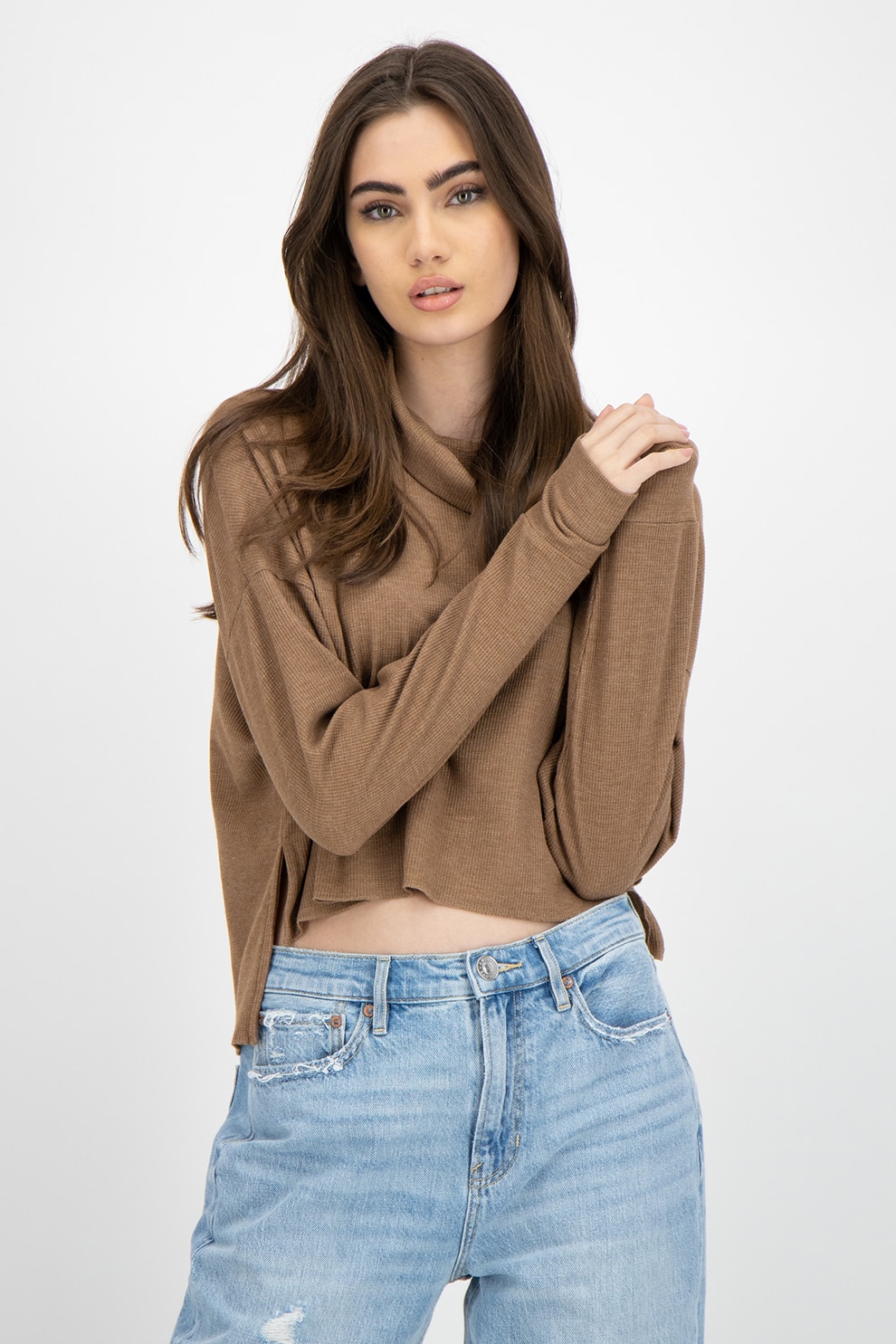 American Eagle, Bluza crop tricotata fin cu guler inalt, Maro