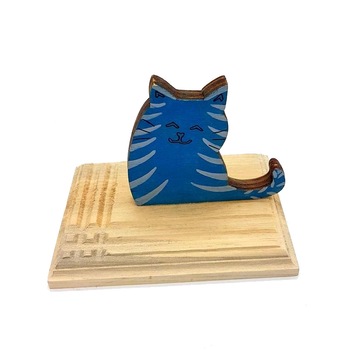 Suport de telefon mobil de birou din lemn masiv model Pisicuta Fericita – albastru inchis cu albastru deschis Suport de telefon mobil de birou din lemn masiv model Pisicuta Fericita – albastru inchis cu albastru deschis