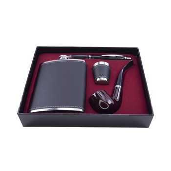 Set cadou plosca metalica cu mini pahar, pipa si pix, inox,250 ml, setul este imbracat in piele ecologica de culoare neagra, doty Set cadou plosca metalica cu mini pahar, pipa si pix, inox,250 ml, setul este imbracat in piele ecologica de culoare neagra, doty
