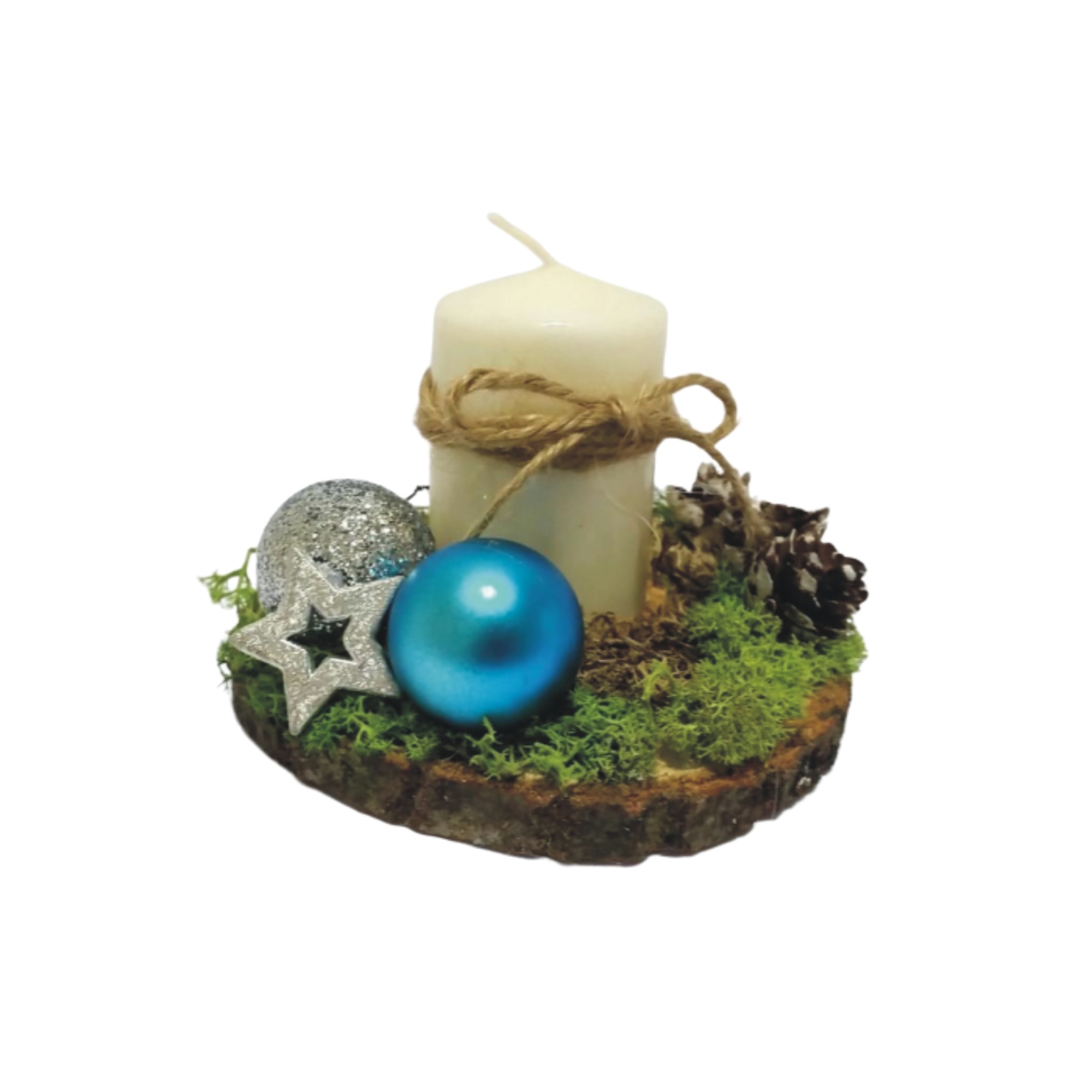 Decoratiune Craciun realizata pe felie de lemn, First Event, accesorizata cu licheni stabilizati, globuri, steluta si conuri, dimensiune 12*9 cm