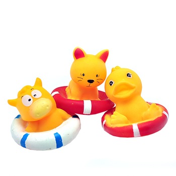 Set 3 figurine din plastic pentru baie, colorate Set 3 figurine din plastic pentru baie, colorate