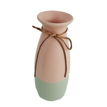 Vaza decorativa accesorizata cu fundita, roz, 22 cm Vaza decorativa accesorizata cu fundita, roz, 22 cm