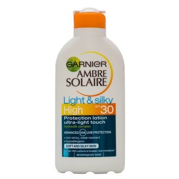 Lapte Light&Sliky cu protectie solara Garnier Ambre Solaire SPF 30, 200 ml Lapte Light&Sliky cu protectie solara Garnier Ambre Solaire SPF 30, 200 ml