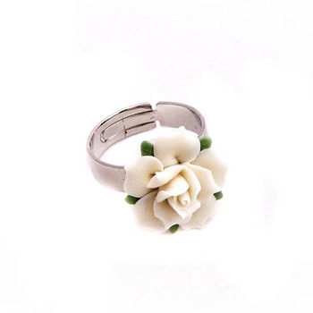 Inel Ariki cu trandafir alb din portelan 803I Inel Ariki cu trandafir alb din portelan 803I