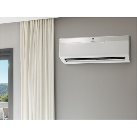 Aparat de aer conditionat Electrolux 12000 BTU, Clasa A++, Functie incalzire, Filtru praf + BioHepa + Carbon, Mod Turbo, Dezumidificare, Autodiagnoza, EXI12HJIW Optibreeze X3 Inverter, Alb