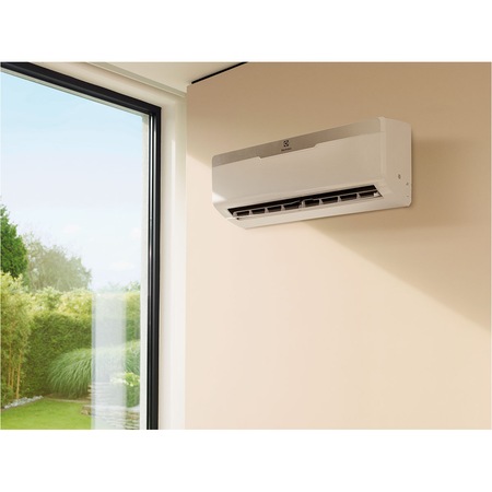 Aparat de aer conditionat Electrolux 12000 BTU, Clasa A++, Functie incalzire, Filtru praf + BioHepa + Carbon, Mod Turbo, Dezumidificare, Autodiagnoza, EXI12HJIW Optibreeze X3 Inverter, Alb