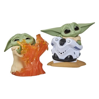 Set 2 mini-figurine Star Wars Mandalorian Bounty Collection: The Child Helmet Hiding & Stopping Fire, 6 cm Set 2 mini-figurine Star Wars Mandalorian Bounty Collection: The Child Helmet Hiding & Stopping Fire, 6 cm