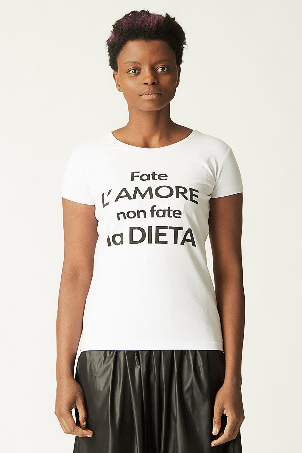 Antonia M, Tricou cu imprimeu text si decolteu la baza gatului, Alb/Negru