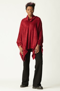 Antonia M, Poncho cu terminatie asimetrica, Rosu inchis, One Size Antonia M, Poncho cu terminatie asimetrica, Rosu inchis, One Size