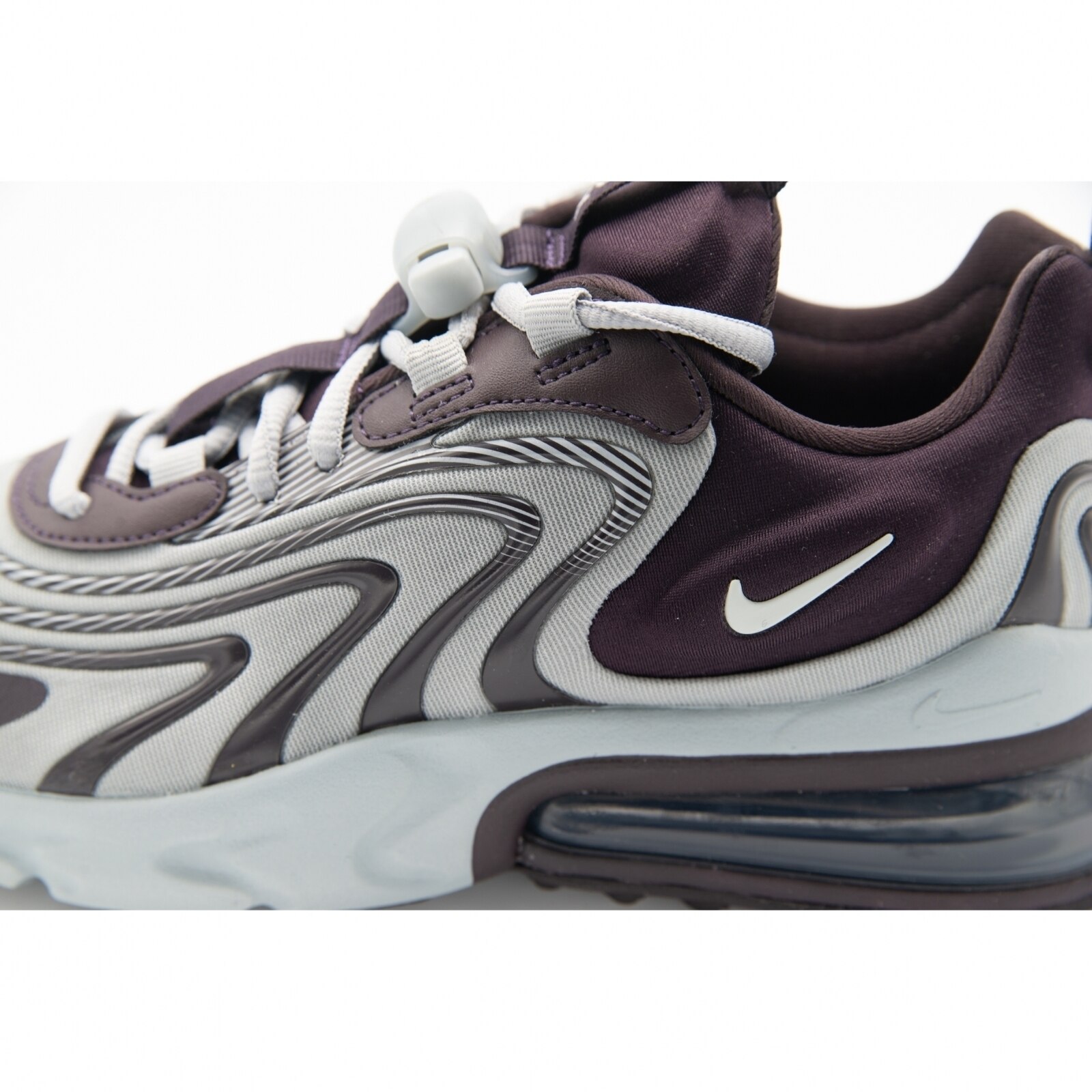 Schuhe NIKE - Air Max 270 React AT6174 005 Black/White/Bleached Coral -  Sneakers - Halbschuhe - Damenschuhe | eschuhe.de