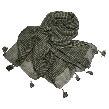 Esarfa dama, verde kaki, cu ciucuri, dimensiune 172x79 cm Esarfa dama, verde kaki, cu ciucuri, dimensiune 172x79 cm