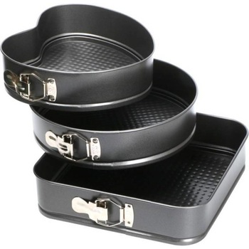 Set de 3 forme de tort,baza detasabila, inima,forma rotunda si patrata Set de 3 forme de tort,baza detasabila, inima,forma rotunda si patrata