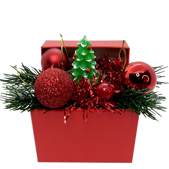 Aranjament Craciun ArtDeco Mini, cu lumanare bradut verde, globulete rosii, beteala si brad artificial