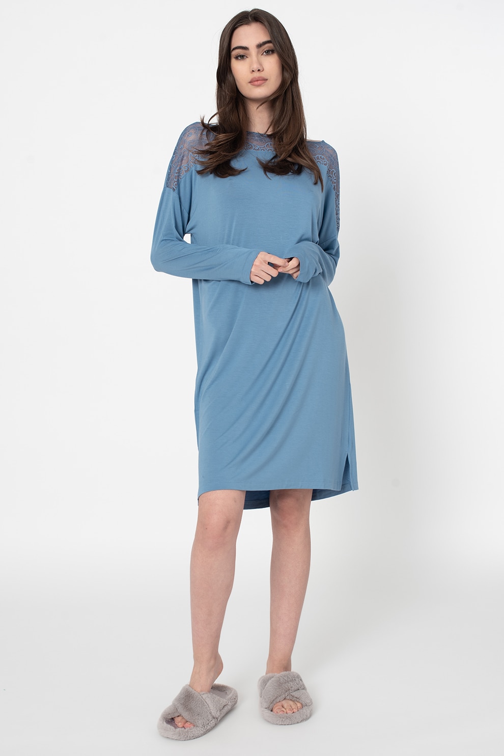 Triumph, Camasa de noapte cu insertii de dantela Amourette, Albastru lavanda