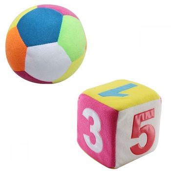 Set doua piese minge si cub din plus zornaitoare Mini Junior 19198, Multicolor Set doua piese minge si cub din plus zornaitoare Mini Junior 19198, Multicolor