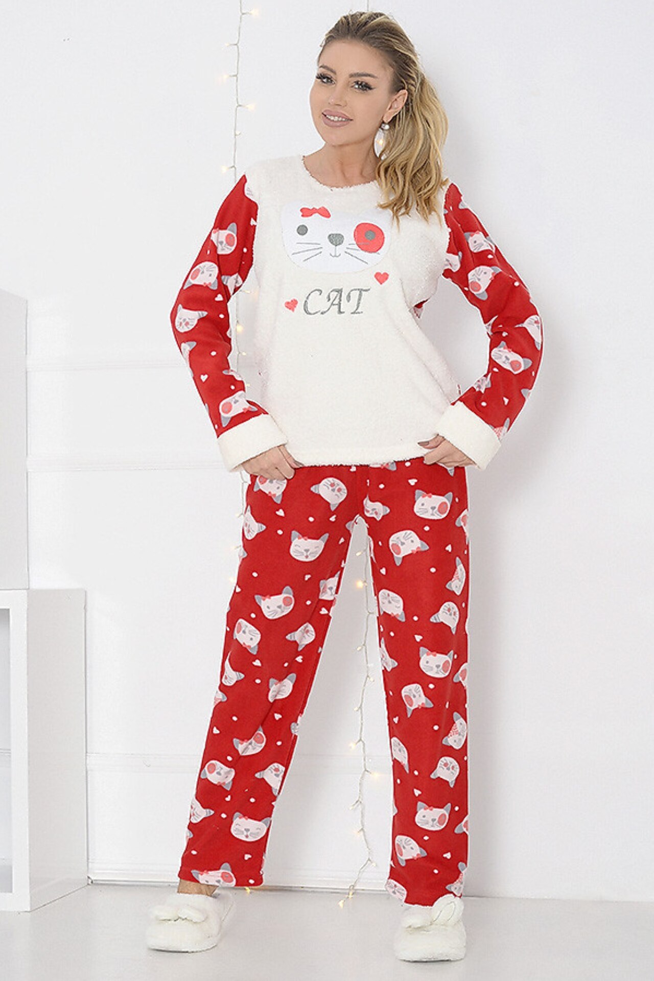 Pijama pufoasa cu Cat, Rosu Alb, L -