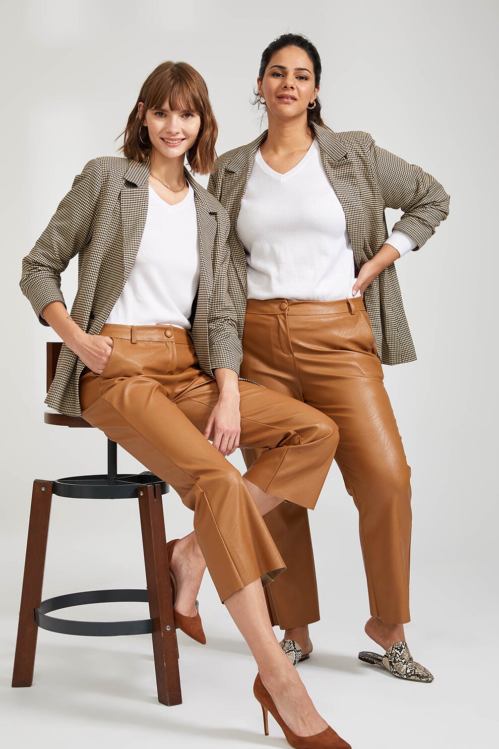 DeFacto, Pantaloni crop de piele ecologica, Maro caramel