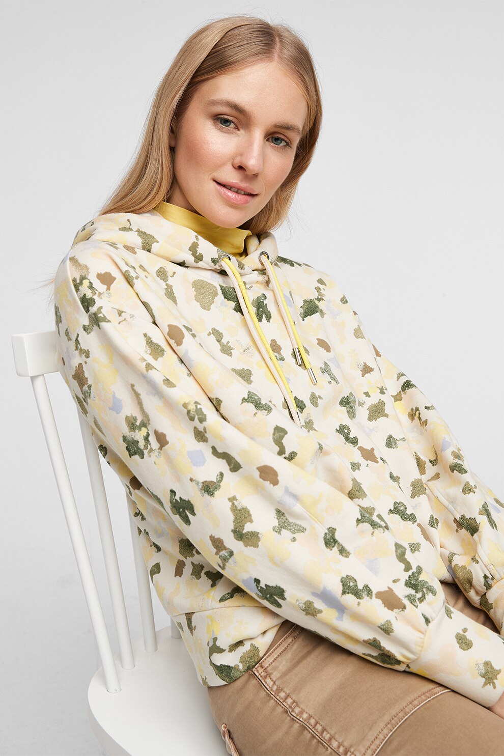 s.Oliver, Hanorac cu maneci cazute si imprimeu abstract, Galben pal/verde militar, XS