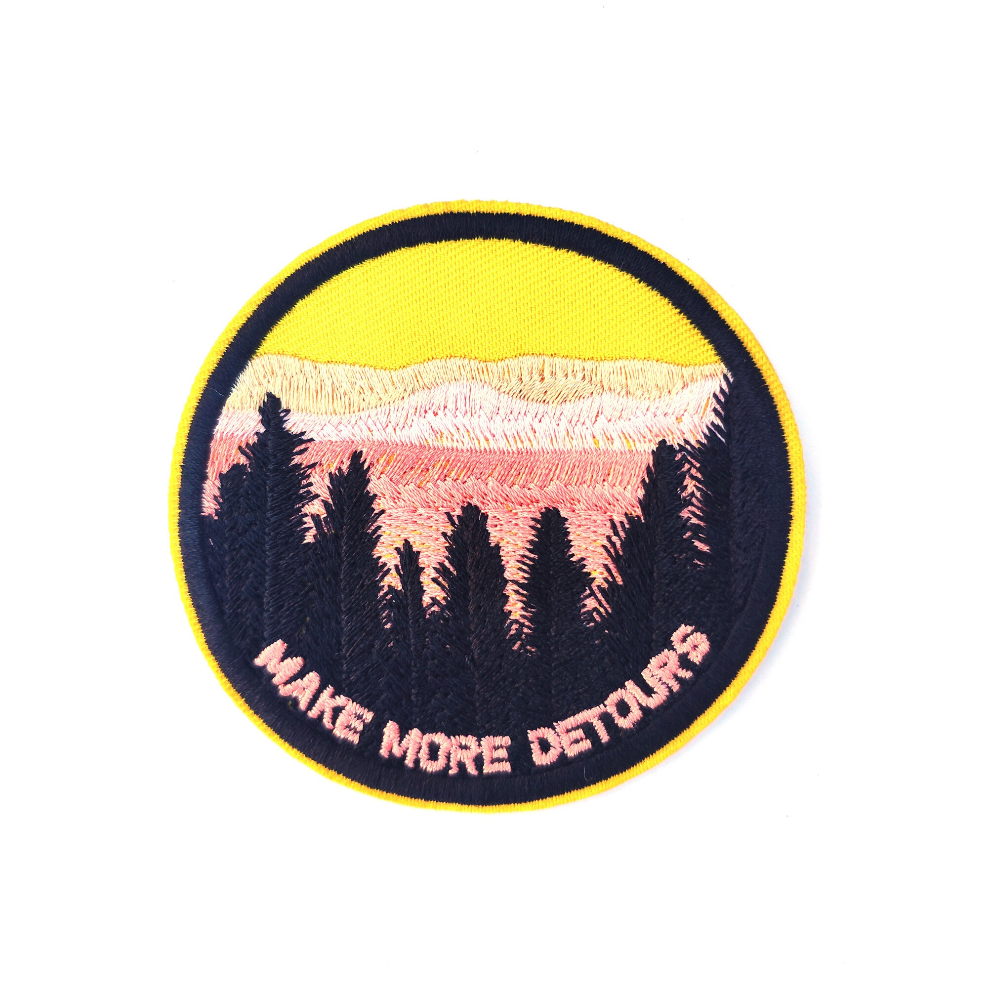 Petic textil / patch brodat Make more Detours 7.5 cm