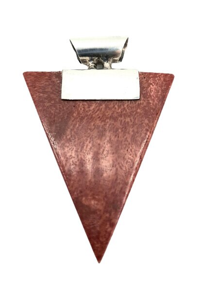 Pandativ de coral natural de forma triunghiulara, intr-o montura simpla