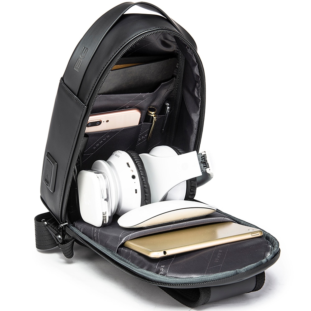 Geanta crossbody, de umar sau de mana tip sling, cu port de incarcare USB 3.0, Bange, 30x11x17 cm, Neagra