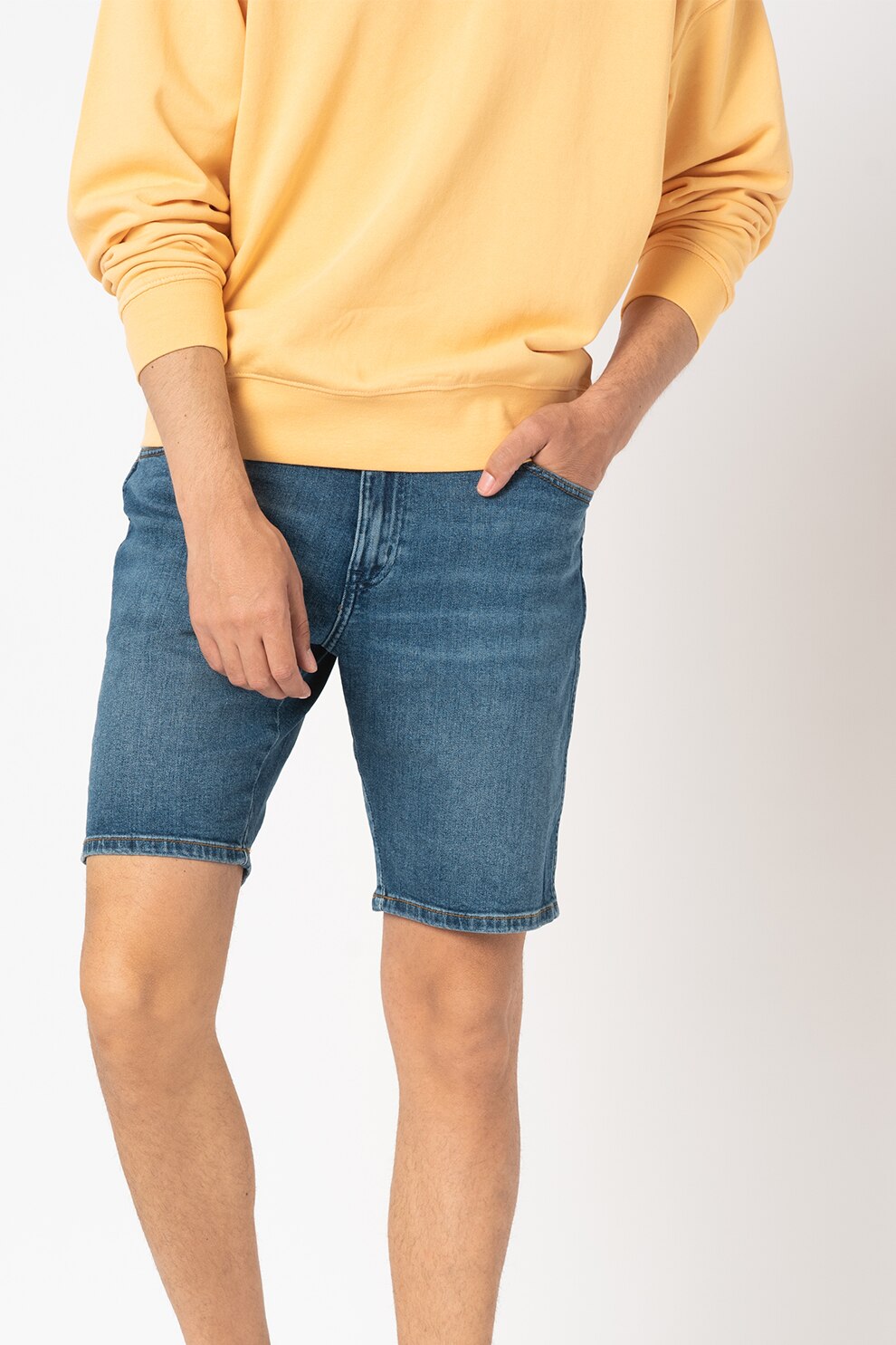 Wrangler, Bermude din denim cu aspect stins Texas, Albastru inchis