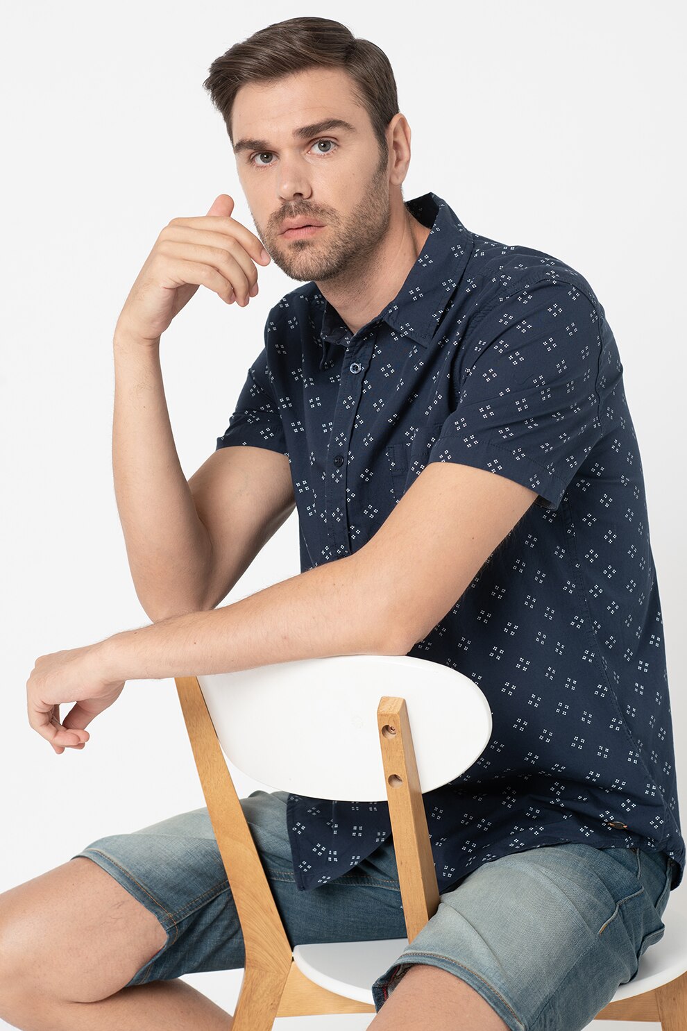 Mustang, Camasa cu maneci scurte si buzunar pe piept Collin, bleumarin inchis, alb