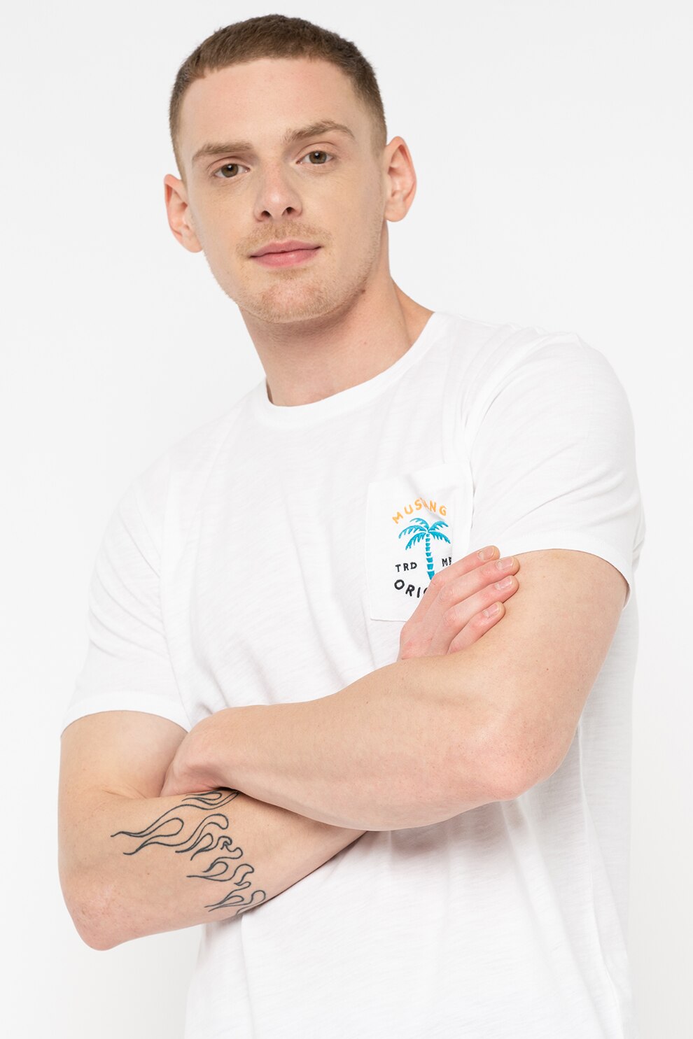 Mustang, Tricou cu buzunar aplicat Alex, Alb