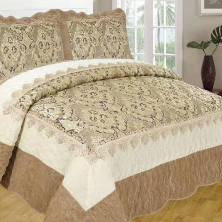 Set cuvertura de pat cu 2 fete de perna, 3 piese, din catifea, imprimata, matlasata, bej/alb, CCC-71, 230x250 cm