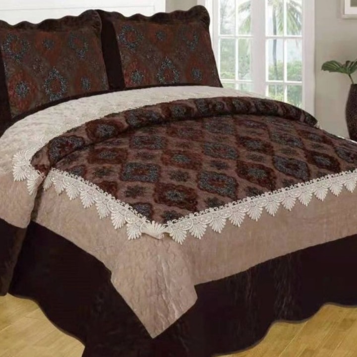 Set cuvertura de pat cu 2 fete de perna, 3 piese, din catifea, imprimata, matlasata, maro inchis, CCC-74, 230x250 cm