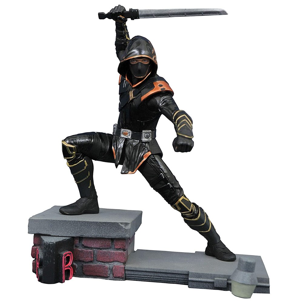 Figurina Diamond Select Marvel Avengers End Game Ronin, 18 x 22.8 x 25.4 cm