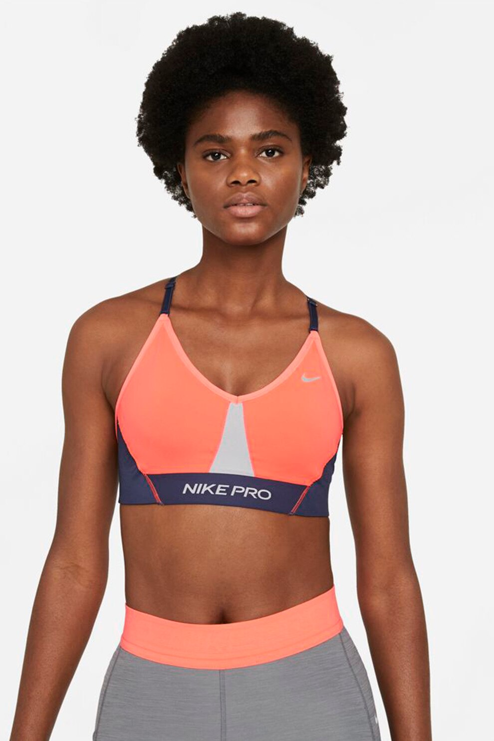 Nike, Bustiera cu tehnologie Dri Fit pentru fitness Indy Pro, roz somon, bleumarin, gri cenusa