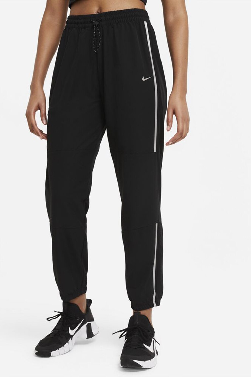 Nike, Pantaloni relaxed fit cu finisaj impermeabil pentru fitness PRO, Negru/Argintiu