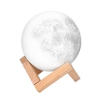 lampa de veghe in forma de luna 3d moon light schimbare culoare la atingere 5 moduri de luminare alimentare usb fara acumulator stand din lemn inclus 12 cm imagen 17_0_
0